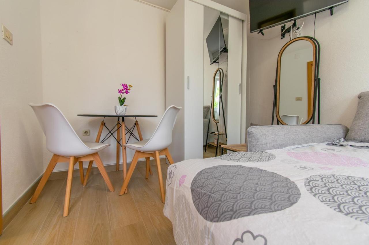 Hotel Studio Apartman Monika Baška Voda Exterior foto
